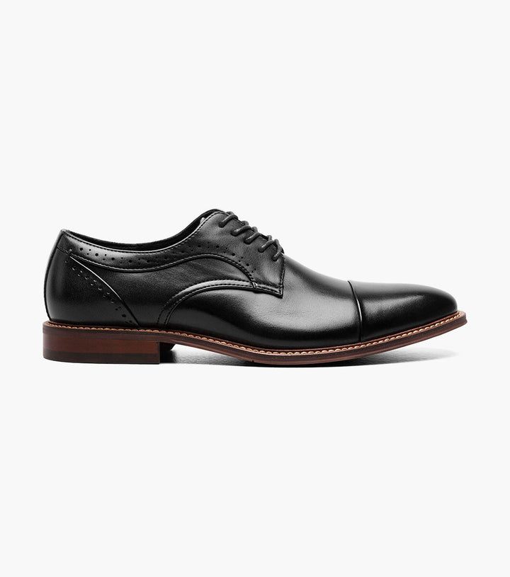 A stylish Stacy Adams Black Maddox Cap Toe Oxford shoe on a white background.