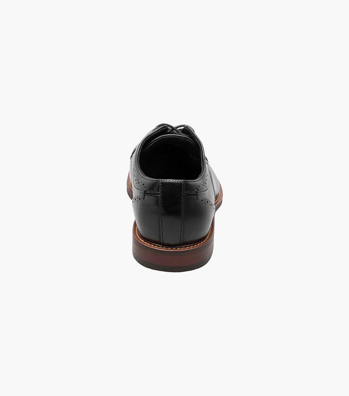 A stylish Stacy Adams Black Maddox Cap Toe Oxford Shoe on a white background.