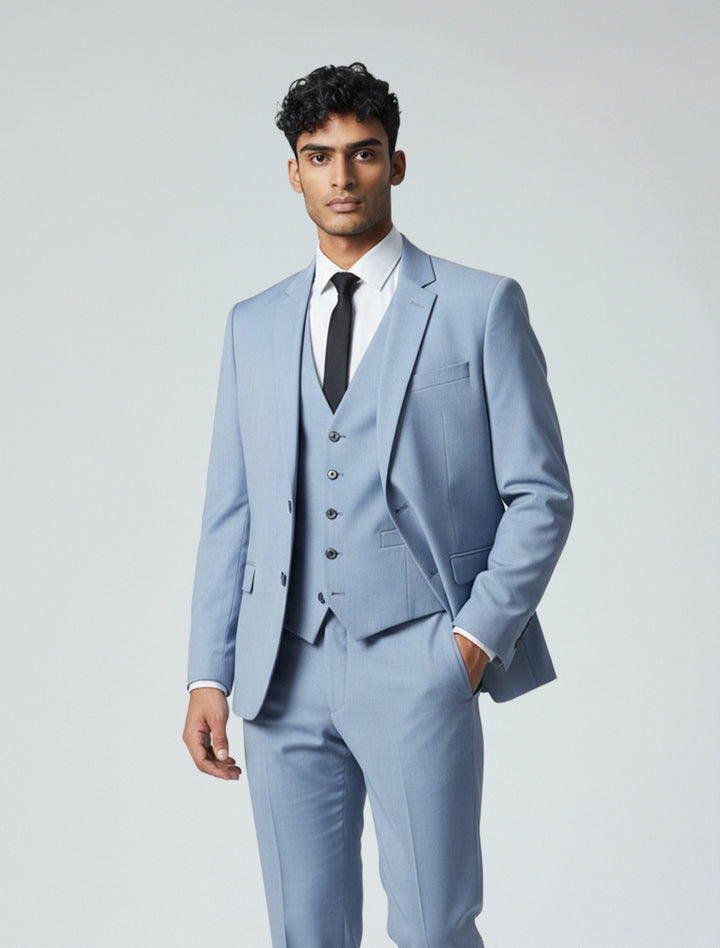 A man wears the Gino Vitale Men&