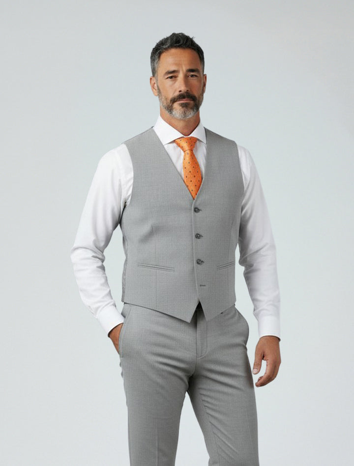 A man wears the Light Grey Men&