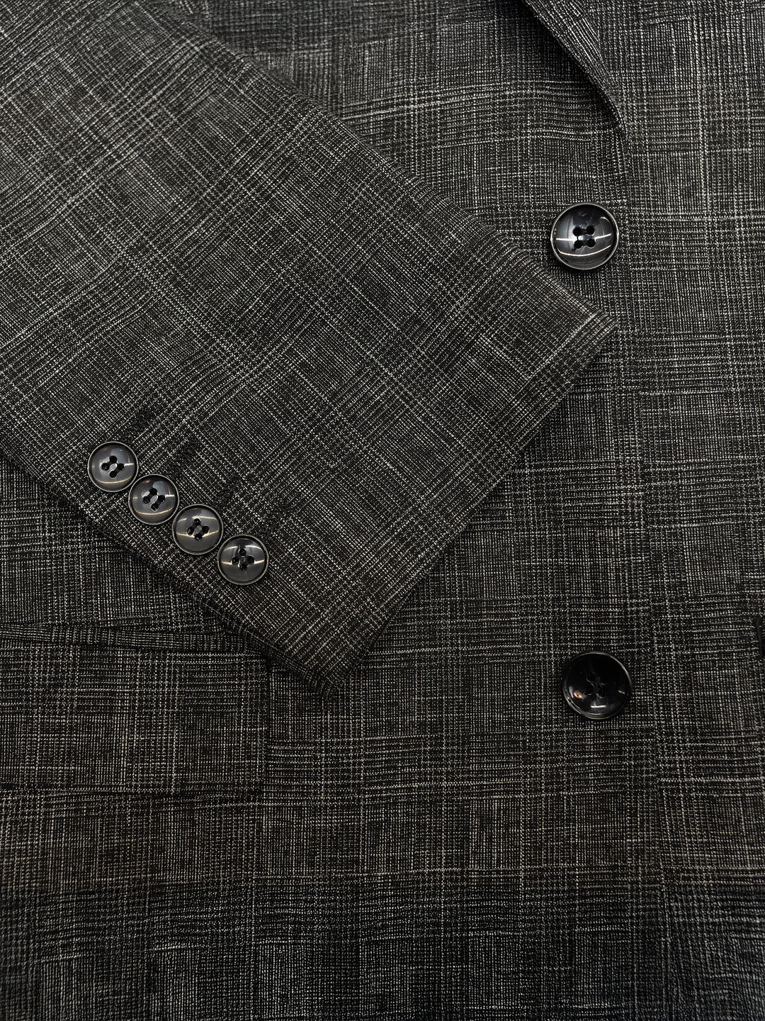 Close-up of a slim fit blazer from Gianco Ferro&
