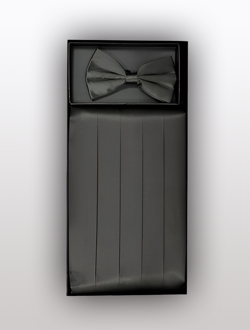 The Men's Silk Charcoal Cummerbund with Bow Tie by Vesuvio Napoli arrives elegantly packaged in a box, making it a perfect addition to complete your tuxedo ensemble.