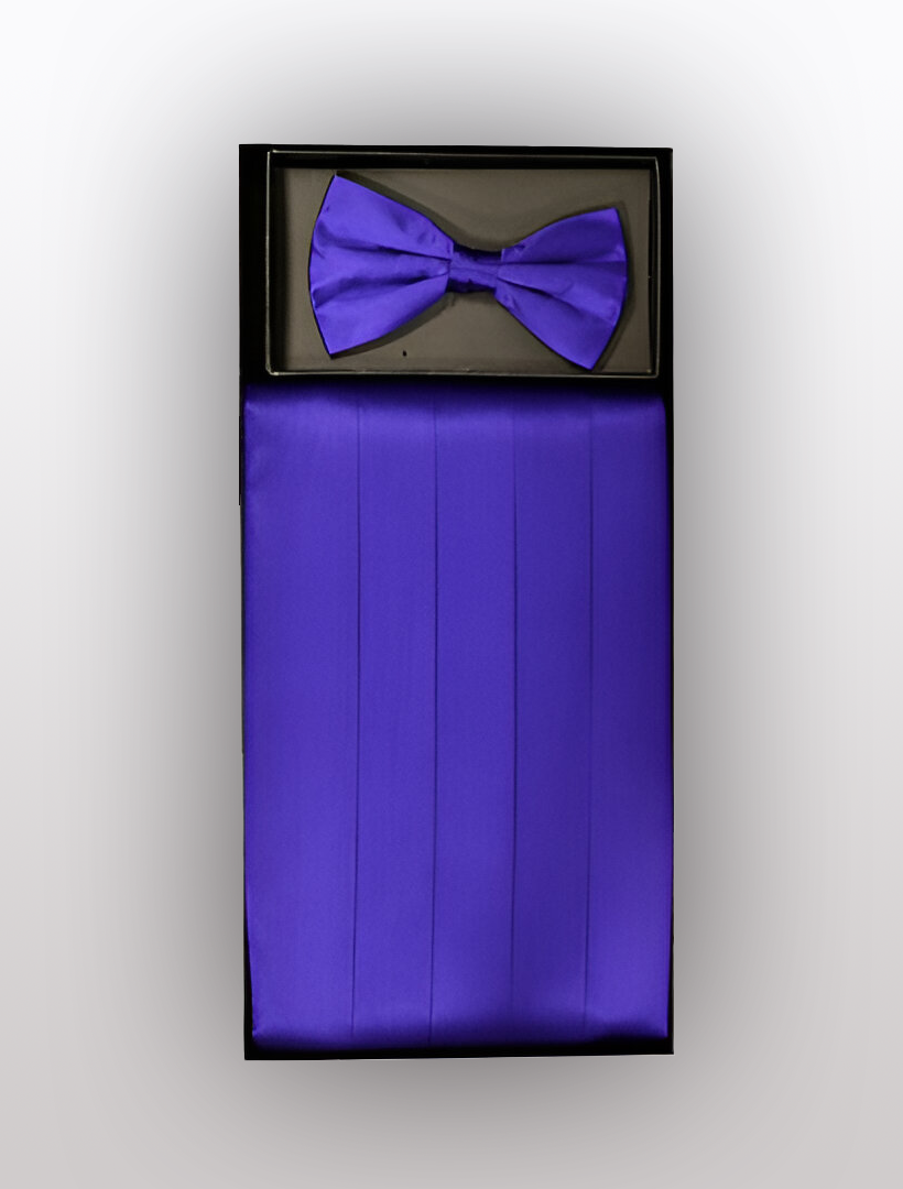 The Men's Silk Purple Cummerbund with Bow Tie by Vesuvio Napoli is the perfect accessory set for completing your tuxedo ensemble, elegantly enclosed in a silk box.