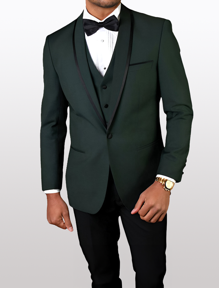 A person wearing the Statement Men&