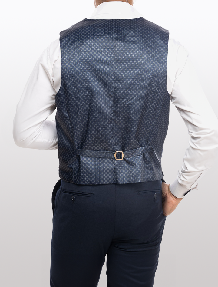 A man is seen from behind wearing the Navy Men&
