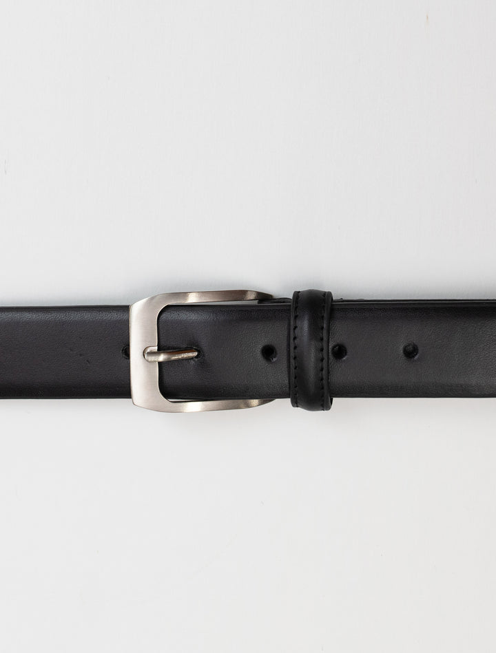 A Black Waved Leather Frame Buckle Belt by Florsheim with a buckle on a white background.